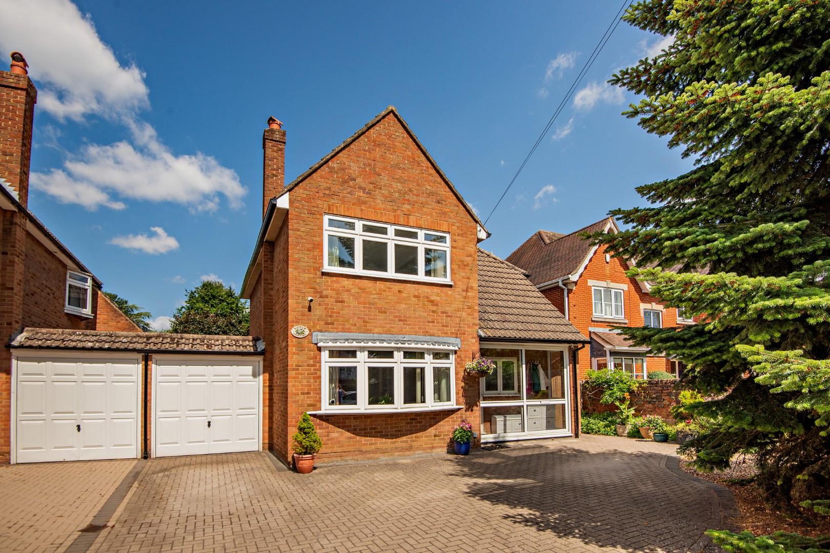 The Broadway, Laleham Village
